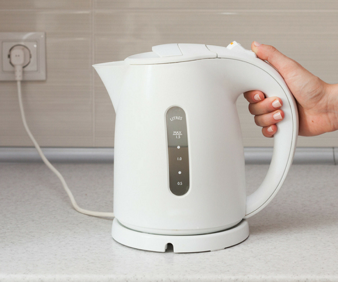 Как избавиться от запаха в новом чайнике: что делать, чем помыть