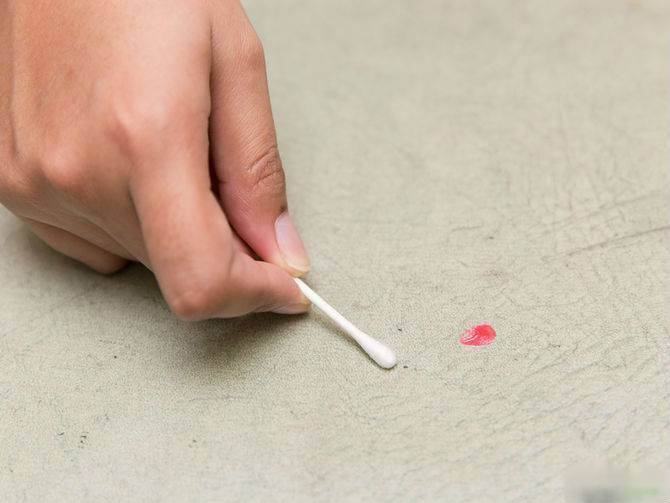 Чем оттереть ручку с кожзама: средства для удаления чернил от ручки