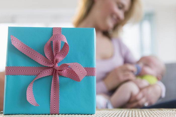 Что подарить беременной подруге на день рождения - список идей