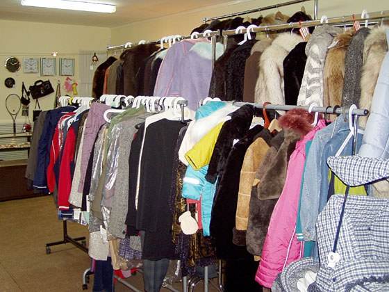 Сдать вещи в комиссионку, куда можно сдать одежду за деньги, отдать или продать ненужные вещи