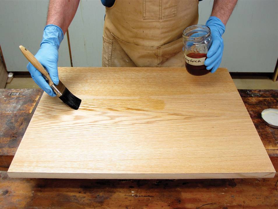 Какой краской покрасить деревянный стол: на кухне в белый цвет, инструменты