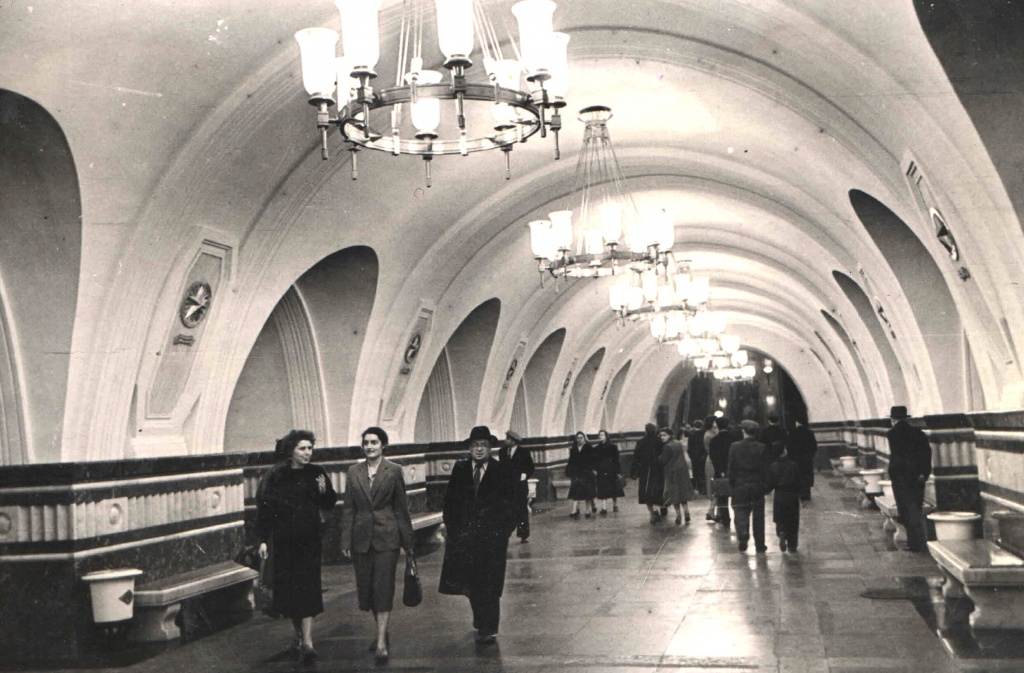Первое метро в россии