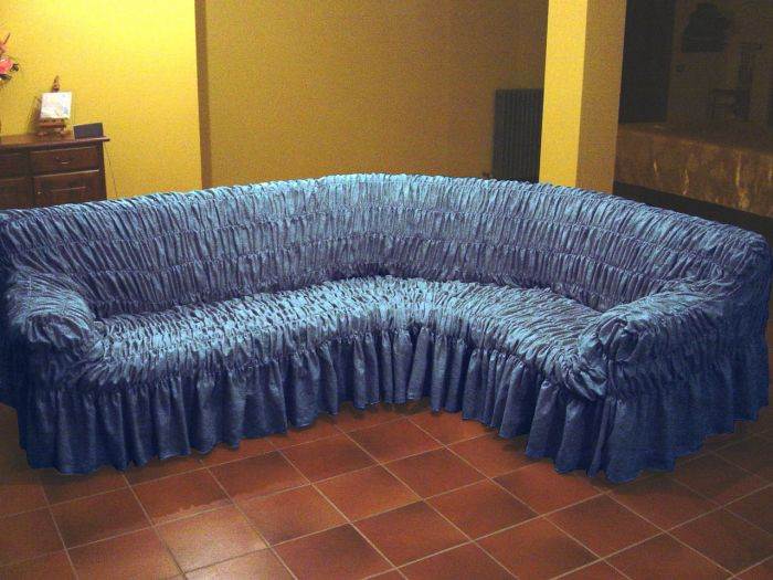 Как застелить угловой диван покрывалом: обычным и угловым