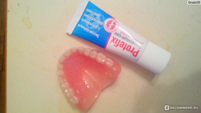 Чем склеить зубной протез в домашних условиях