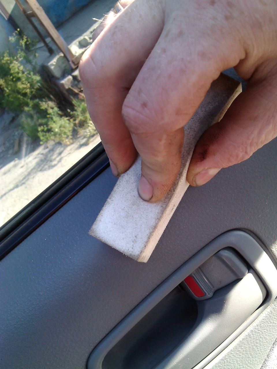 Как убрать мелкие царапины на машине своими руками