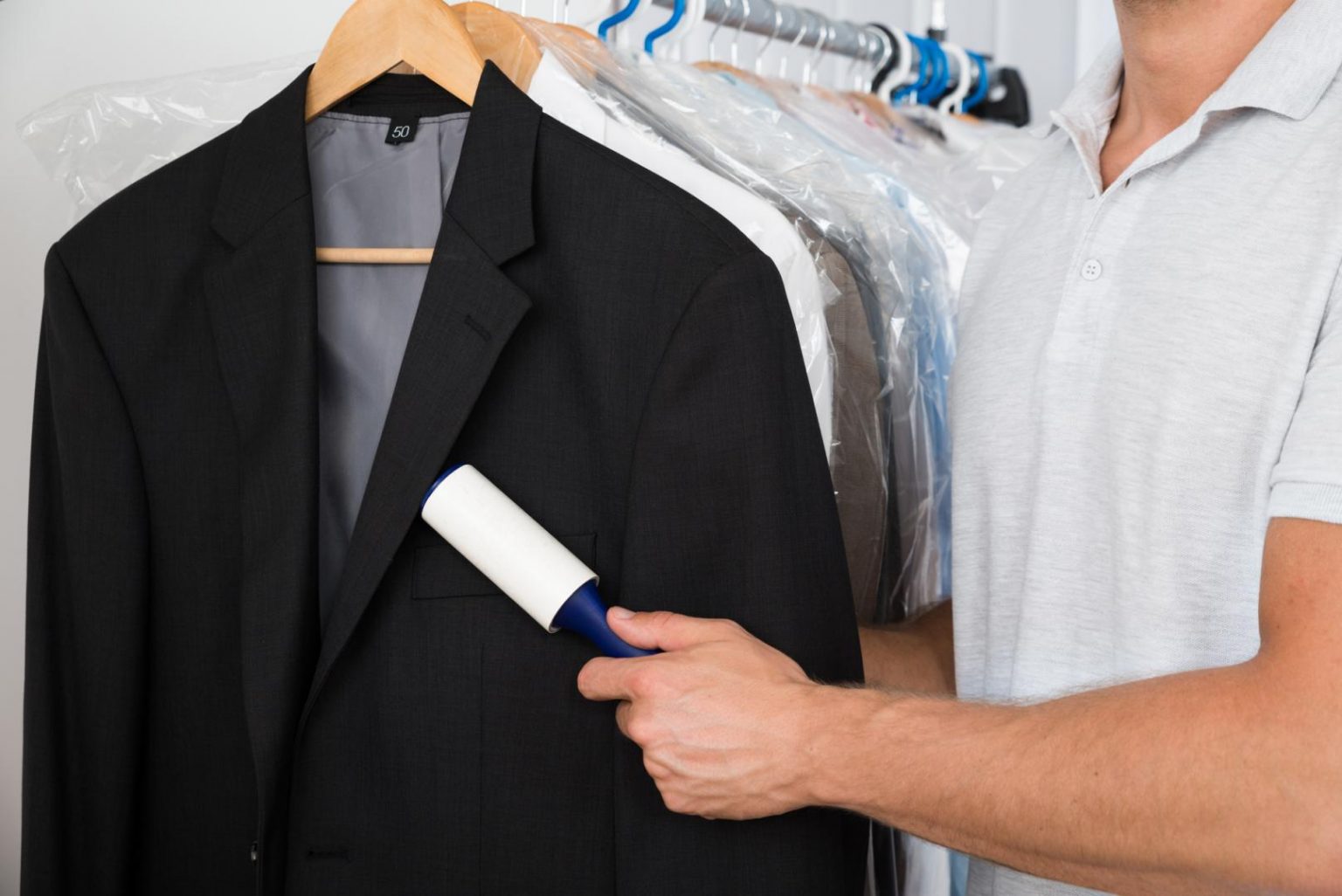 Как постирать пиджак в домашних условиях и как почистить без стирки
