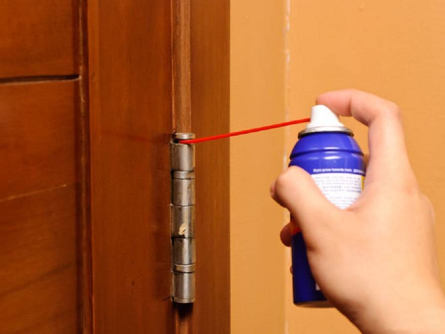 Чем смазать петли двери в домашних условиях, чтобы не скрипели