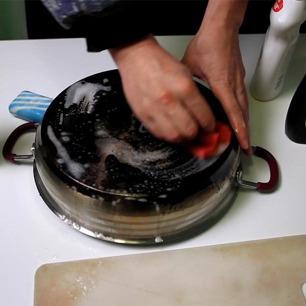 Как очистить пригоревшую эмалированную кастрюлю – пригорело варенье
