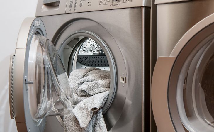 Как постирать шерстяное одеяло: способы очистки в домашних условиях вручную и в стиральной машине