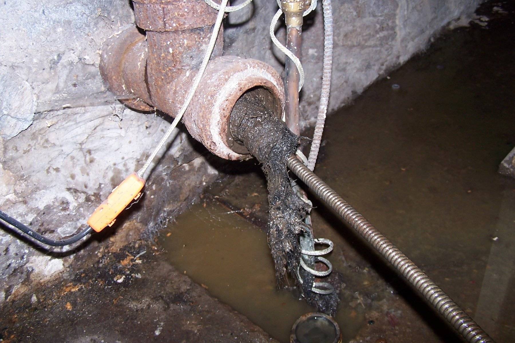 Как устранить засор в трубах канализации: причины засора, способы устранения засоров труб в домашних условиях