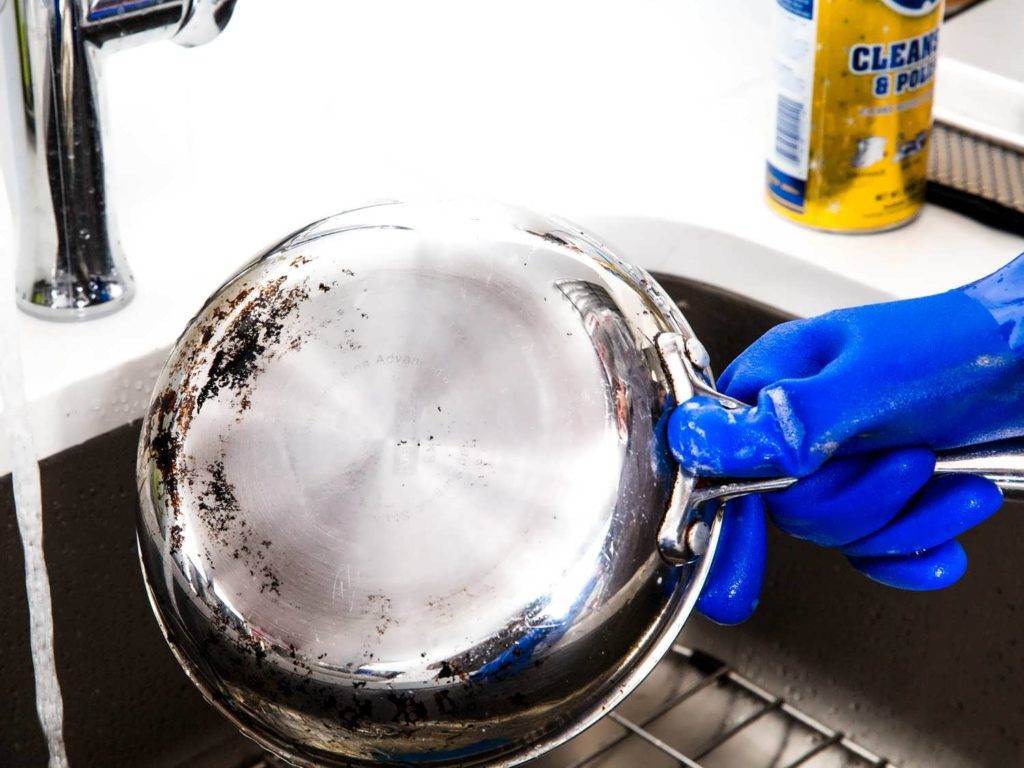 Как очистить сковороду от нагара: средства и способы очистки посуды из разных материалов с разным покрытием