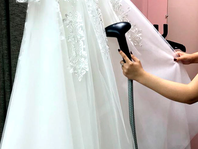 Как отпарить свадебное платье в домашних условиях: 5 способов