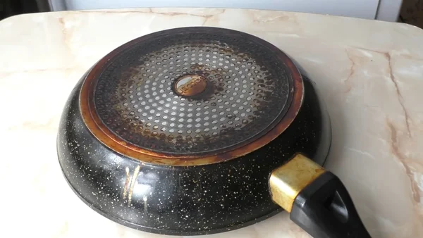 Уход за тефлоновым покрытием: лучшие средства и методы сохранения посуды и бытовой техники
