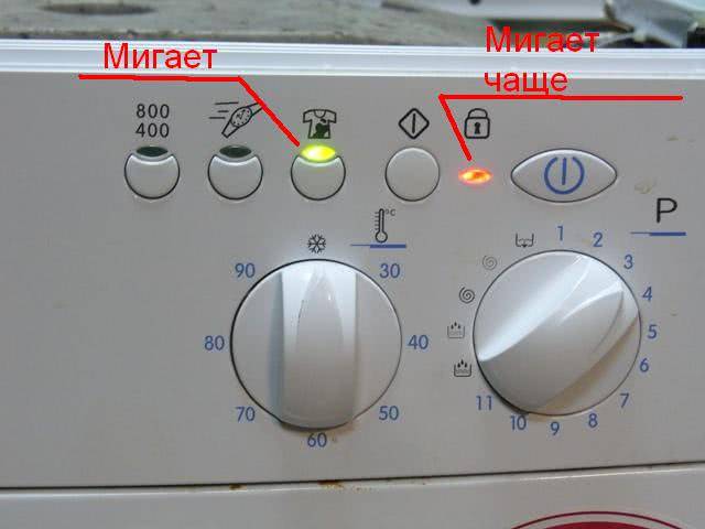 Почему стиральная машина набирает воду но не стирает