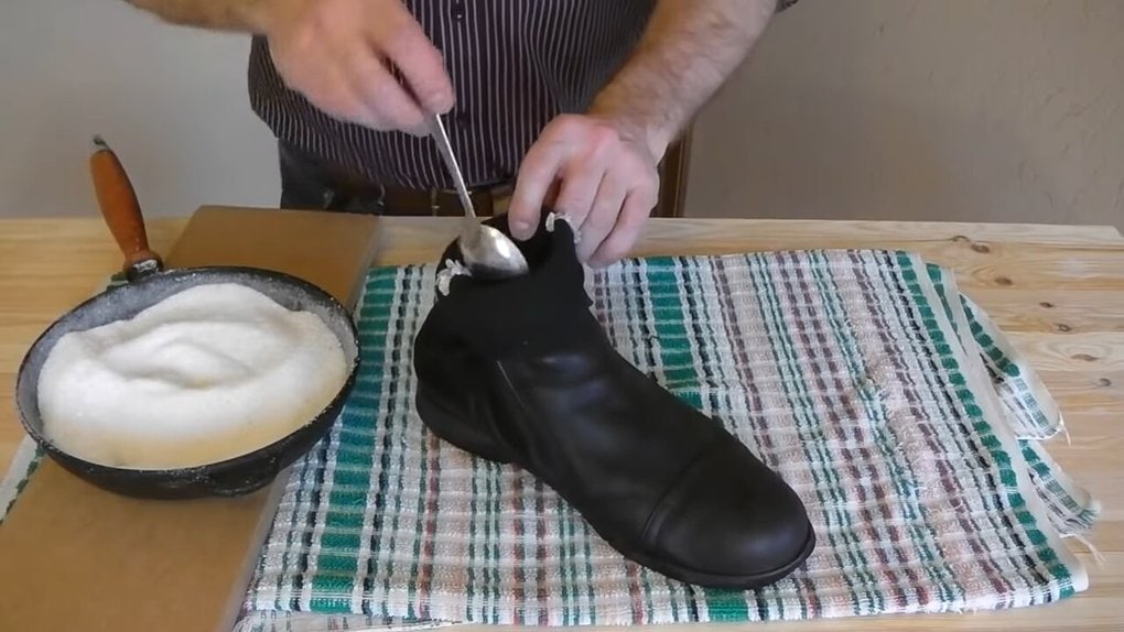 Как быстро высушить кроссовки после стирки?