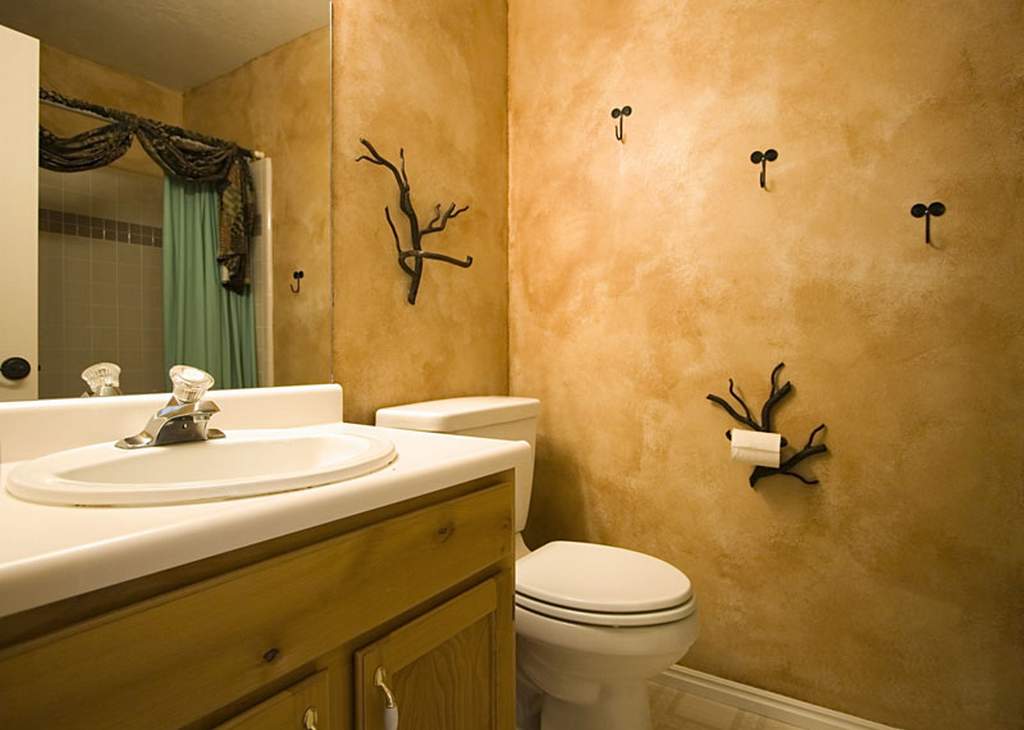 Какую штукатурку выбрать для отделки стен в ванной комнате и правила нанесения