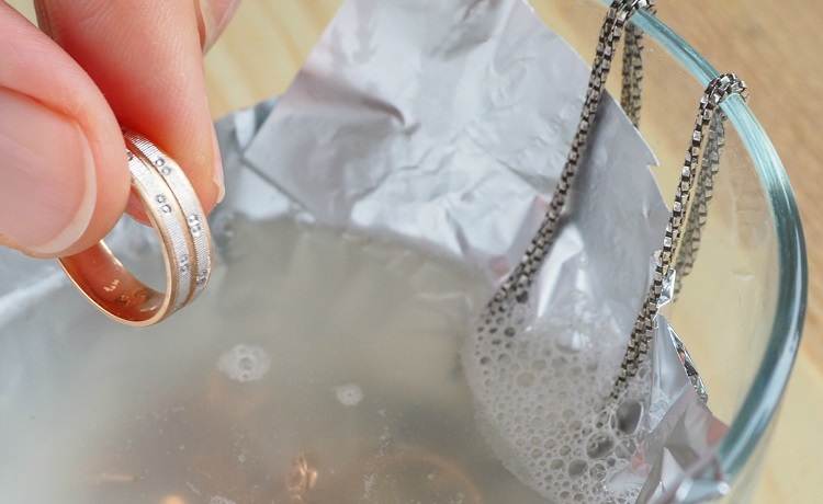 Как почистить позолоченное серебро в домашних условиях?