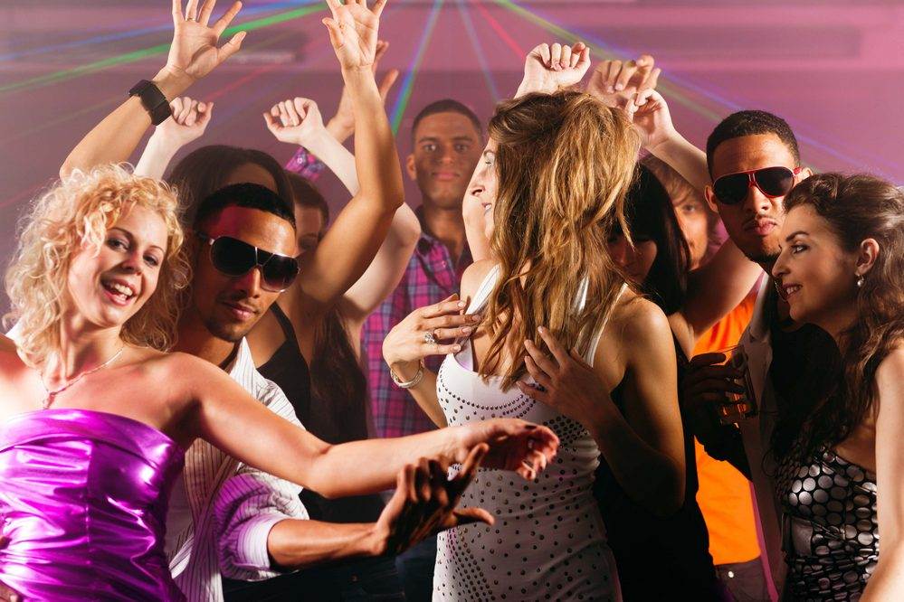 Как танцевать на дискотеке девушке