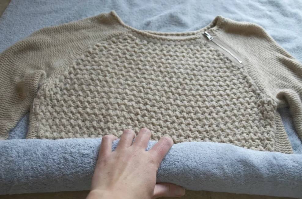 Растянулся свитер, как вернуть прежний вид, что делать, если растянулись рукава или резинка