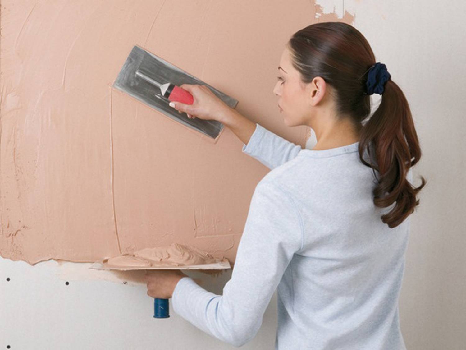 Покраска стен в квартире: необходимые инструменты, порядок
