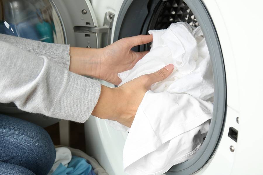 Как правильно стирать непромокаемый наматрасник в стиральной машине и руками?