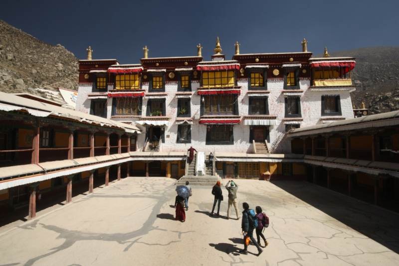 Лечение наркомании и алкоголизма на тибете в буддийском монастыре