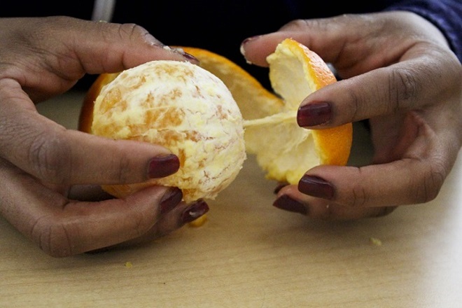 5 способов быстро почистить апельсин