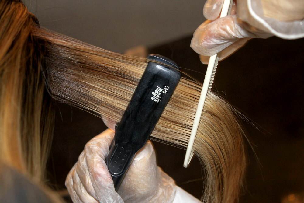 Как восстановить волосы после регулярного применения утюжка?