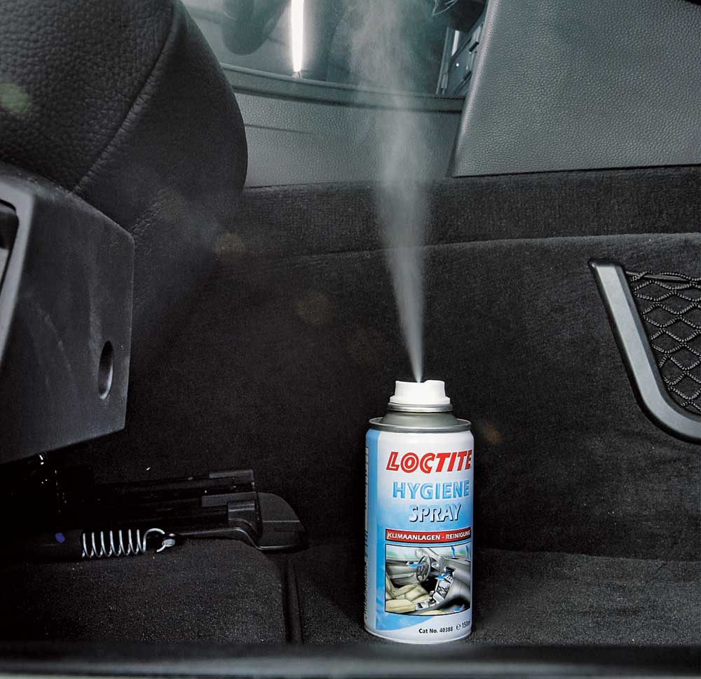 Как избавиться от неприятного запаха из автомобильного кондиционера