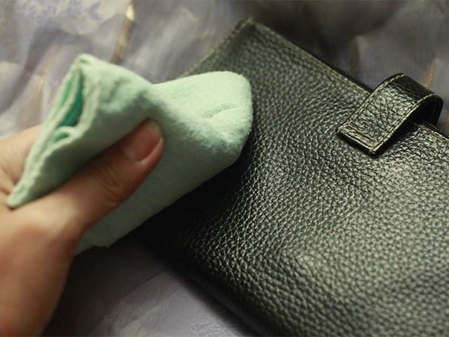 Как почистить кожаный кошелек в домашних условиях: 7 методов и 4 рекомендации  | mirnadivane.ru