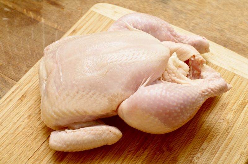 Как быстро разморозить курицу