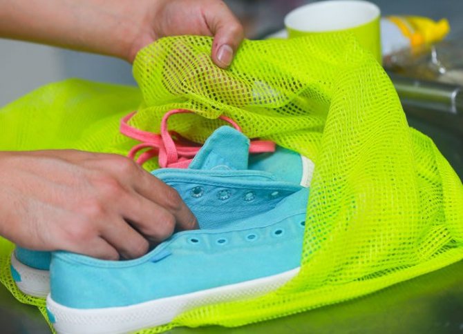 Как правильно стирать обувь вансы: в стиральной машине и в ручную