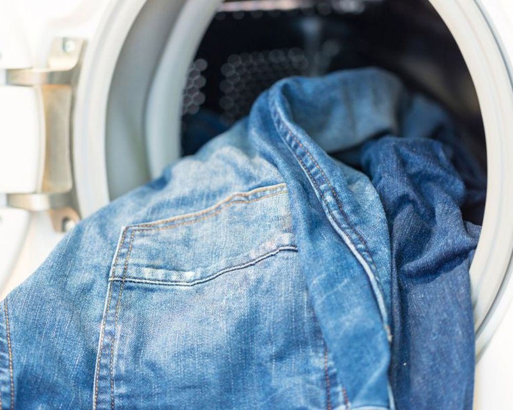 Стирка черных джинсов в стиральной машине