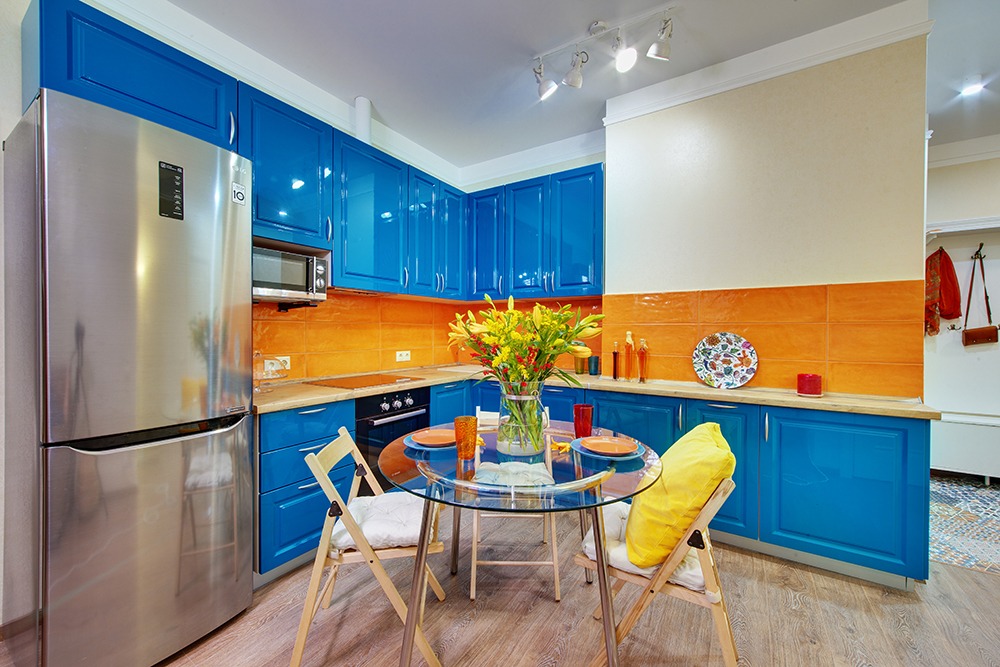 Синяя кухня в интерьере: 60 фото и 5 дизайн-подсказок