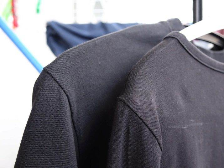 Как убрать блеск от утюга на одежде: чем удалить с брюк, вывести с синтетики и удалить с черной ткани