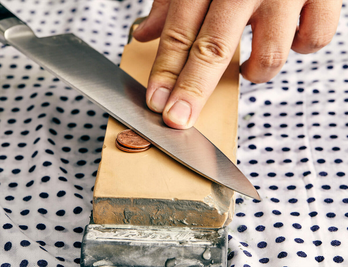 Как правильно точить ножи в домашних условиях: виды ножей, инструменты для заточки и способы их применения