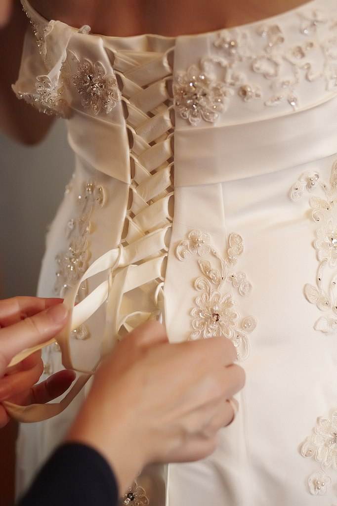 Виды свадебных платьев с корсетом, как их шнуровать — объясняем детально