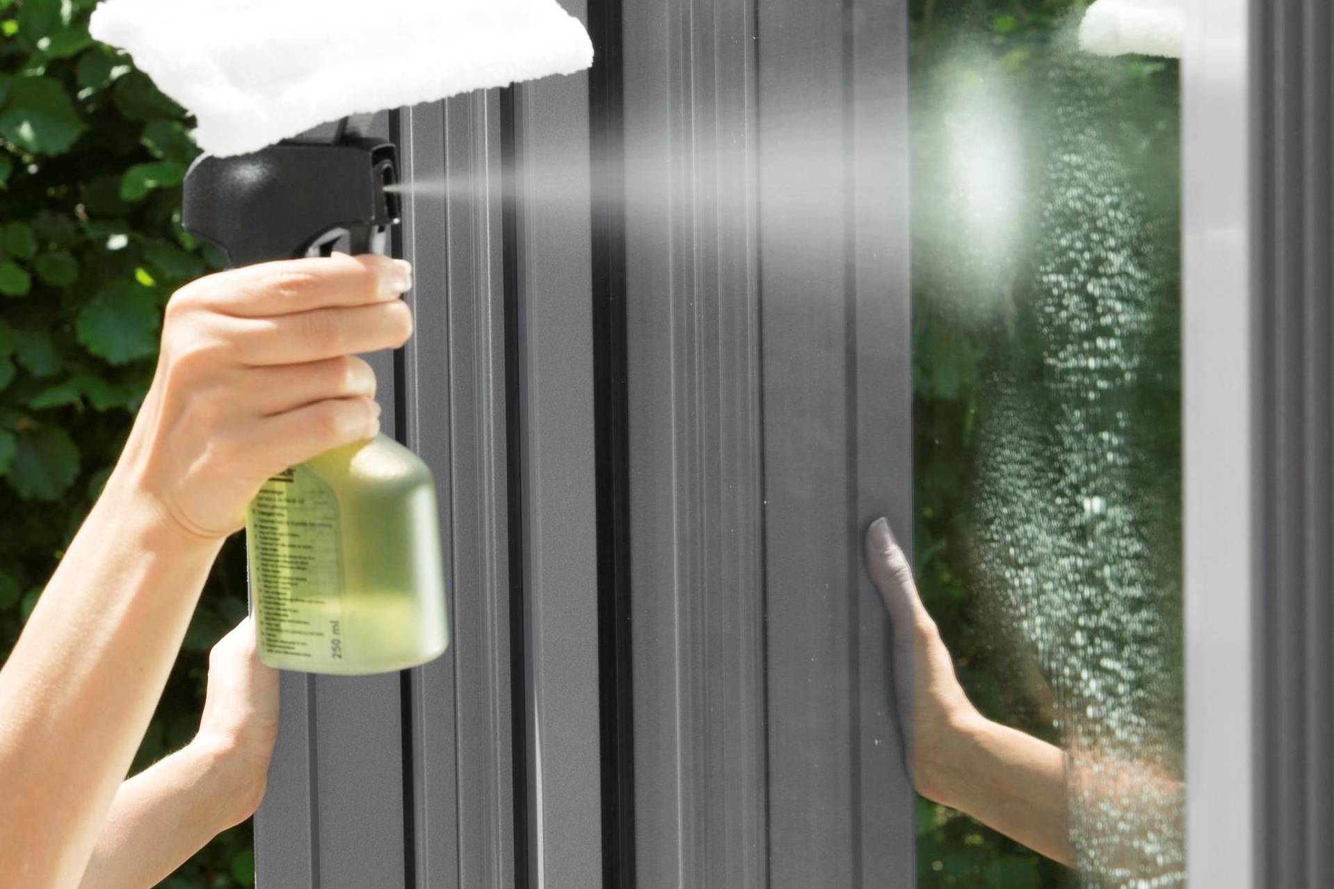 9 лучших средств для мытья стекол пластиковых окон и подоконников без разводов, составы для мойки зеркал