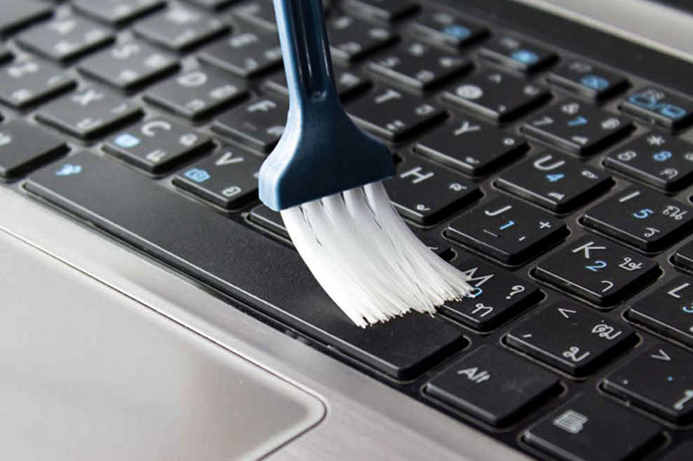 Как почистить клавиатуру компьютера или ноутбука в домашних условиях