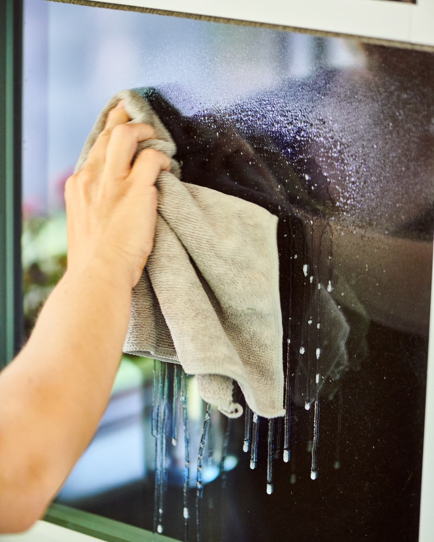 Как помыть окна без разводов (с иллюстрациями)